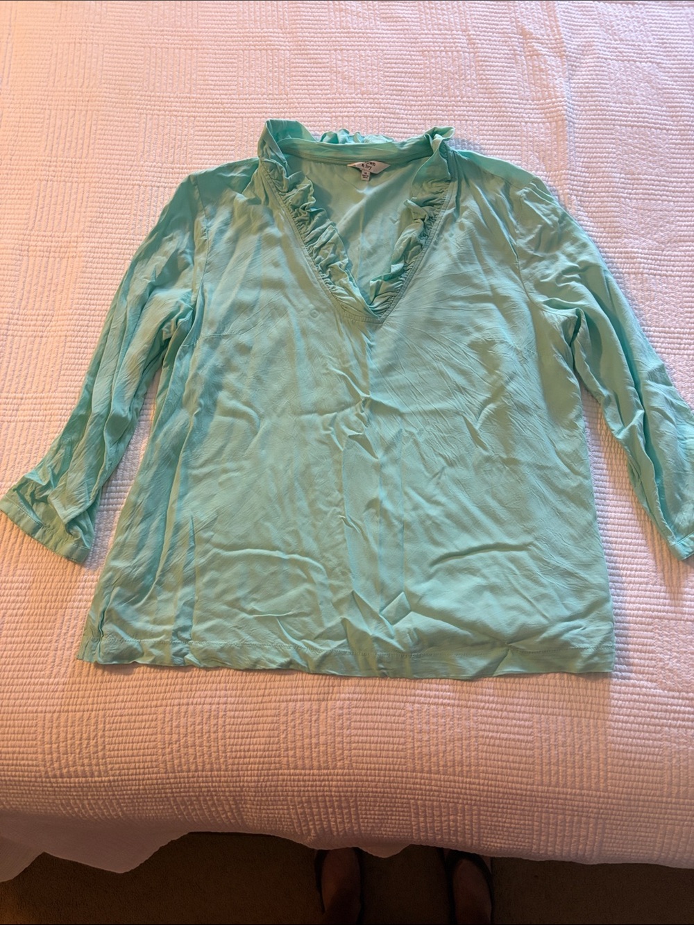 crown & ivy Mint Green Ruffle V-Neck Tunic